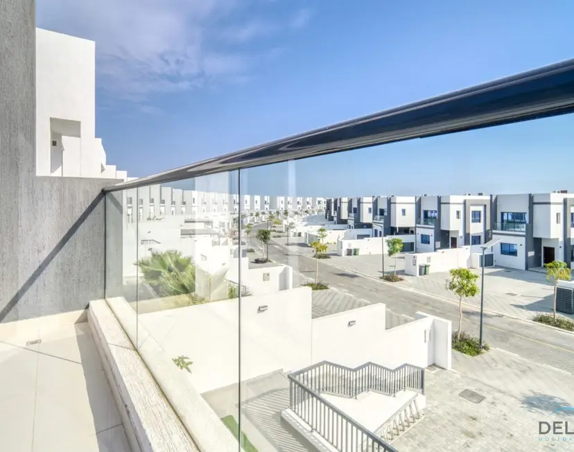 Großartige 4-Schlafzimmer-Villa mit gekühltem/beheiztem Pool — Al Dana Island — photo 36