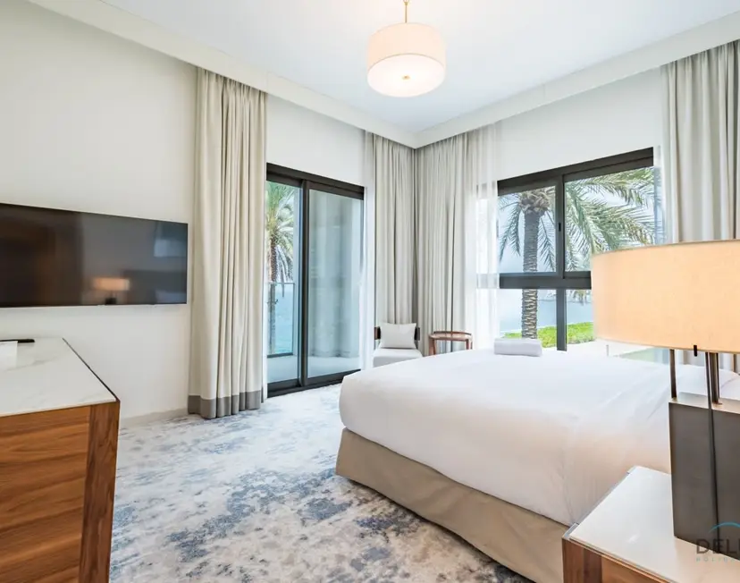 Appartement 4 chambres en front de mer avec chambre d'assistant — The Address Fujairah Residences — photo 17