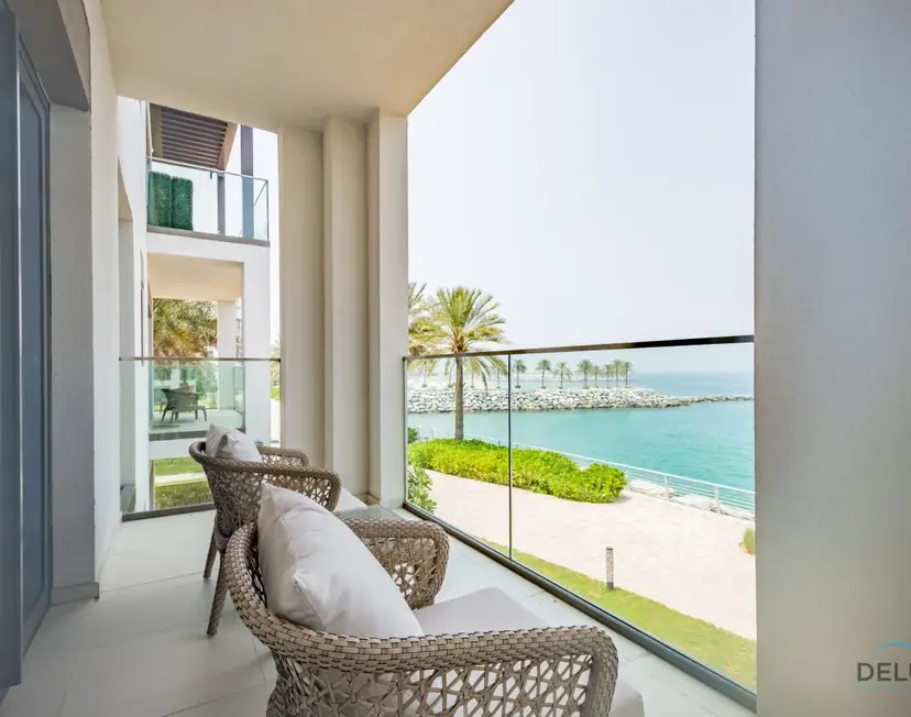 Appartement 4 chambres en front de mer avec chambre d'assistant — The Address Fujairah Residences — photo 32
