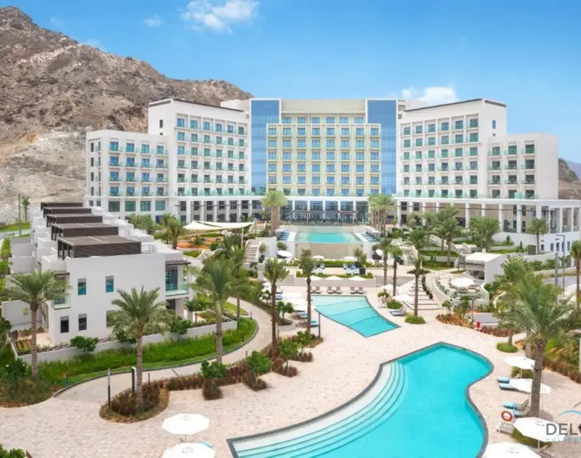 Appartement 4 chambres en front de mer avec chambre d'assistant — The Address Fujairah Residences — photo 7