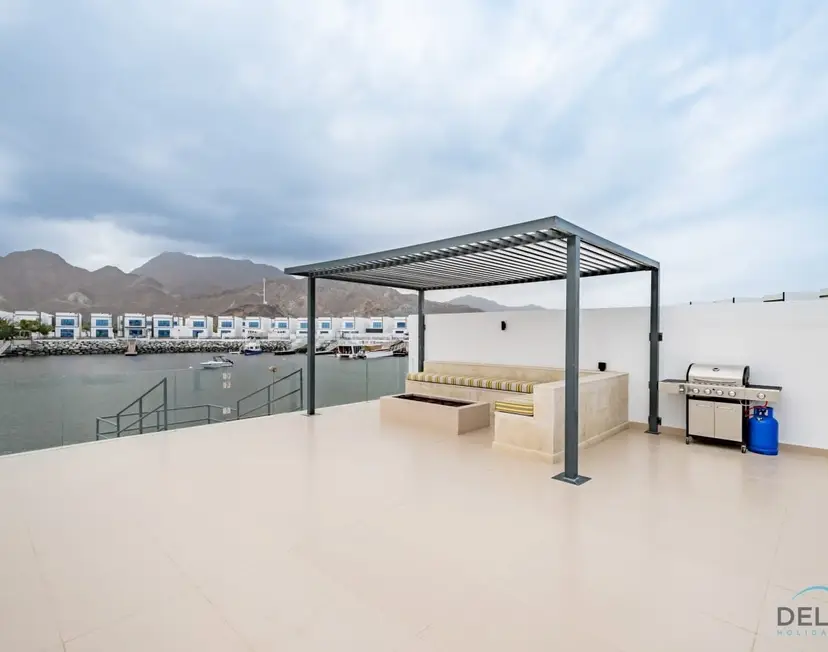 Élégante Villa 4 Chambres avec Chambre d'Assistant — Al Dana Island — photo 31