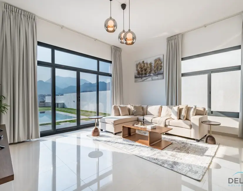 Ruhiger Inselrückzugsort – Villa mit 3 Schlafzimmern und Assistentenzimmer — Al Dana Island — photo 1