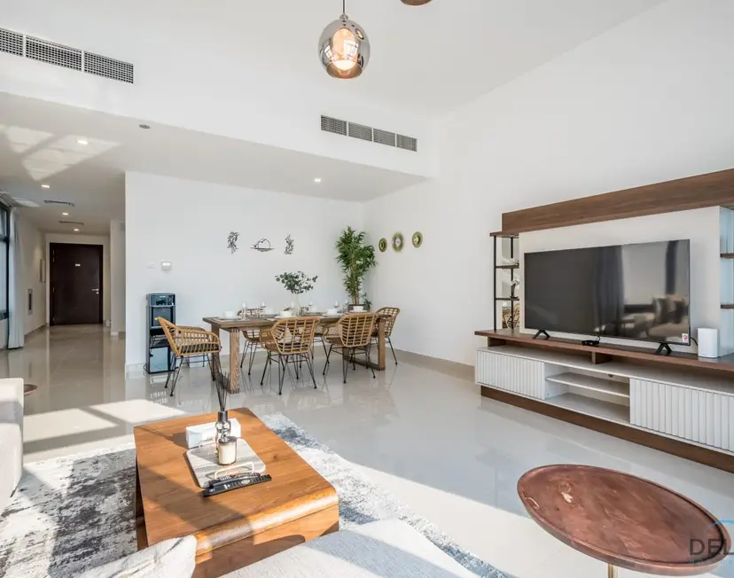 Ruhiger Inselrückzugsort – Villa mit 3 Schlafzimmern und Assistentenzimmer — Al Dana Island — photo 9