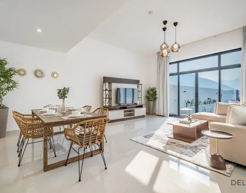 Ruhiger Inselrückzugsort – Villa mit 3 Schlafzimmern und Assistentenzimmer — Al Dana Island — photo 10