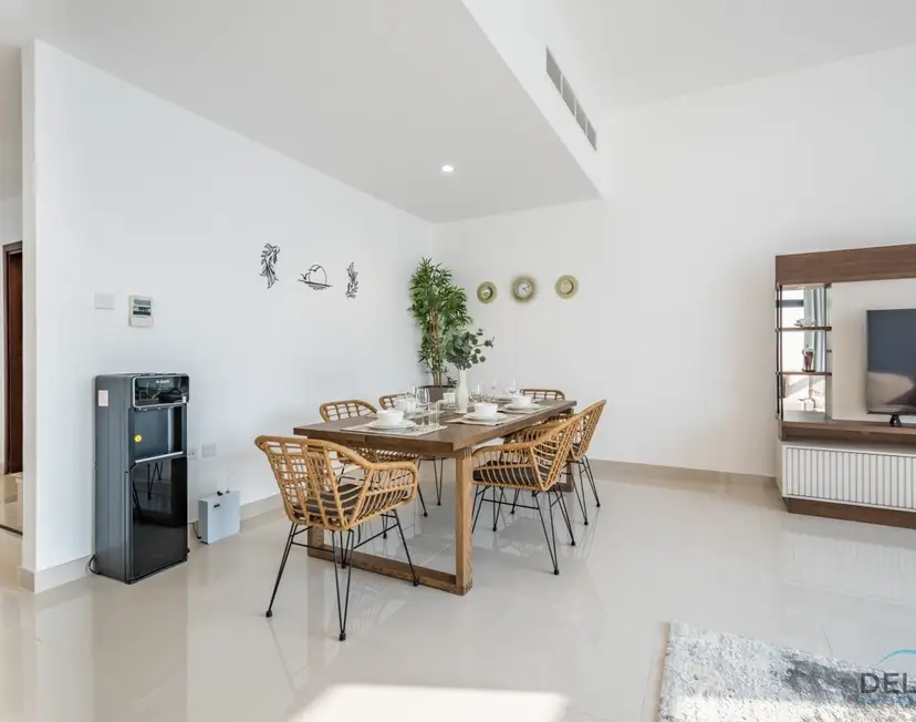 Ruhiger Inselrückzugsort – Villa mit 3 Schlafzimmern und Assistentenzimmer — Al Dana Island — photo 11
