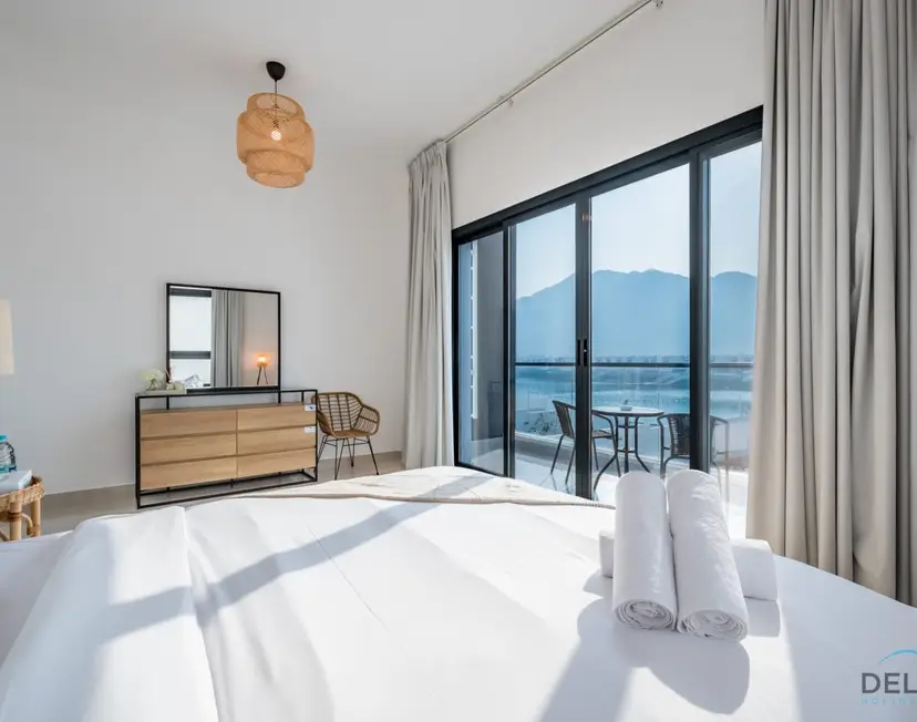 Ruhiger Inselrückzugsort – Villa mit 3 Schlafzimmern und Assistentenzimmer — Al Dana Island — photo 38