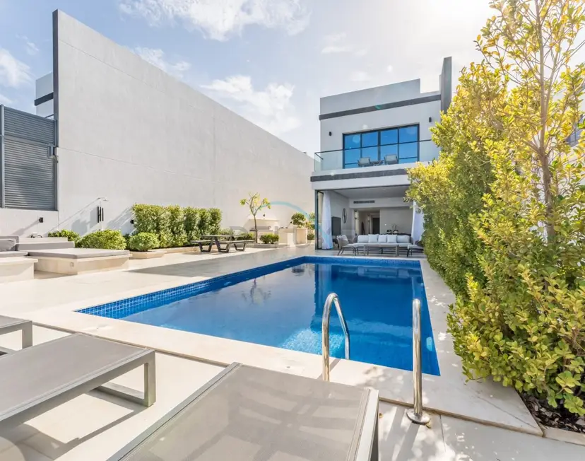 Villa avec Vue sur Piscine et Mer, Équipée d'un Barbecue — Al Dana Island — photo 1