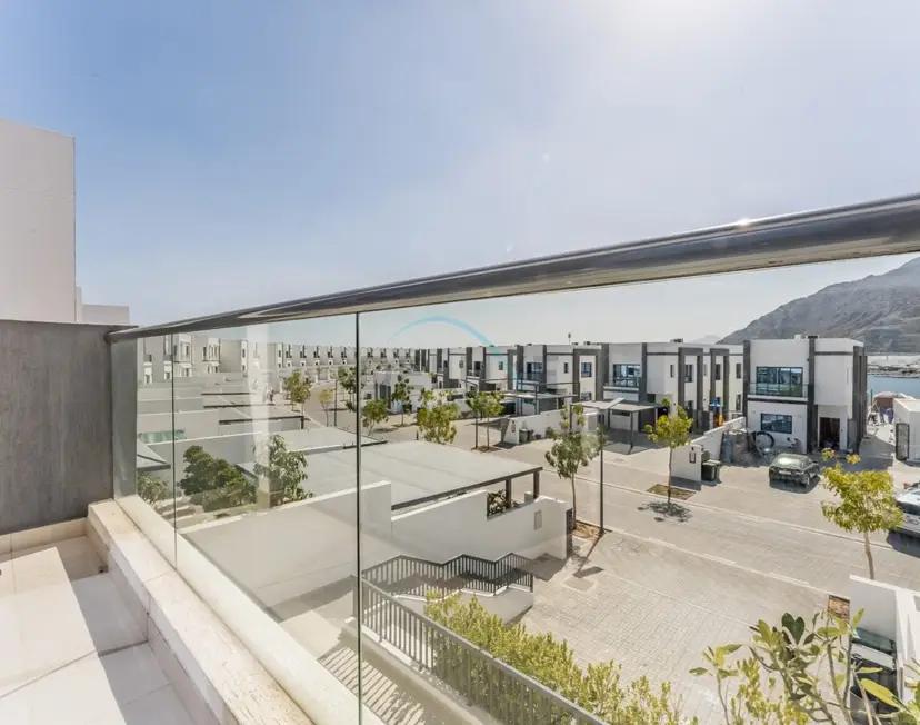 Villa avec Vue sur Piscine et Mer, Équipée d'un Barbecue — Al Dana Island — photo 34