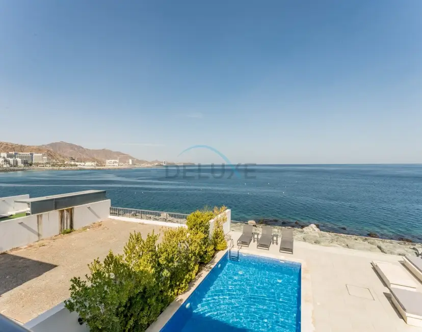 Villa avec Vue sur Piscine et Mer, Équipée d'un Barbecue — Al Dana Island — photo 35