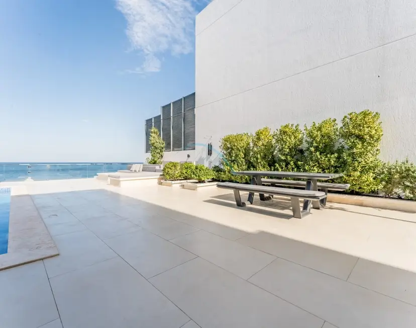 Villa avec Vue sur Piscine et Mer, Équipée d'un Barbecue — Al Dana Island — photo 38