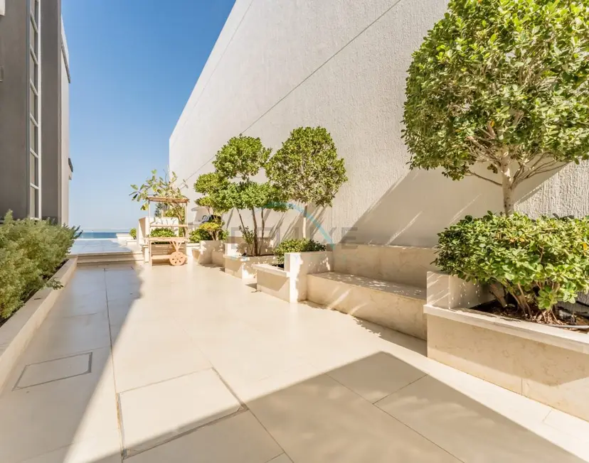 Villa avec Vue sur Piscine et Mer, Équipée d'un Barbecue — Al Dana Island — photo 39