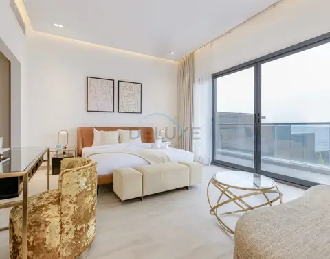 4-Schlafzimmer-Villa mit Assistentenzimmer, eigenem Pool sowie Pool- und Meerblick — Al Dana Island — photo 2