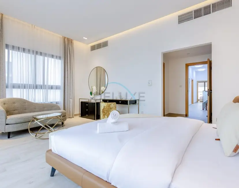 4-Schlafzimmer-Villa mit Assistentenzimmer, eigenem Pool sowie Pool- und Meerblick — Al Dana Island — photo 21