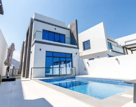 Villa 4 chambres face au Golfe Arabique avec deux chambres d'assistant — Al Dana Island — photo 4