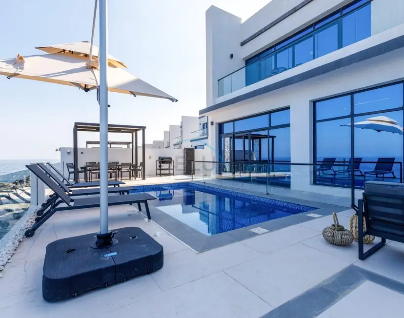 Villa mit 6 Schlafzimmern, Blick auf Pool, Berge und den Arabischen Golf — Al Dana Island — photo 18