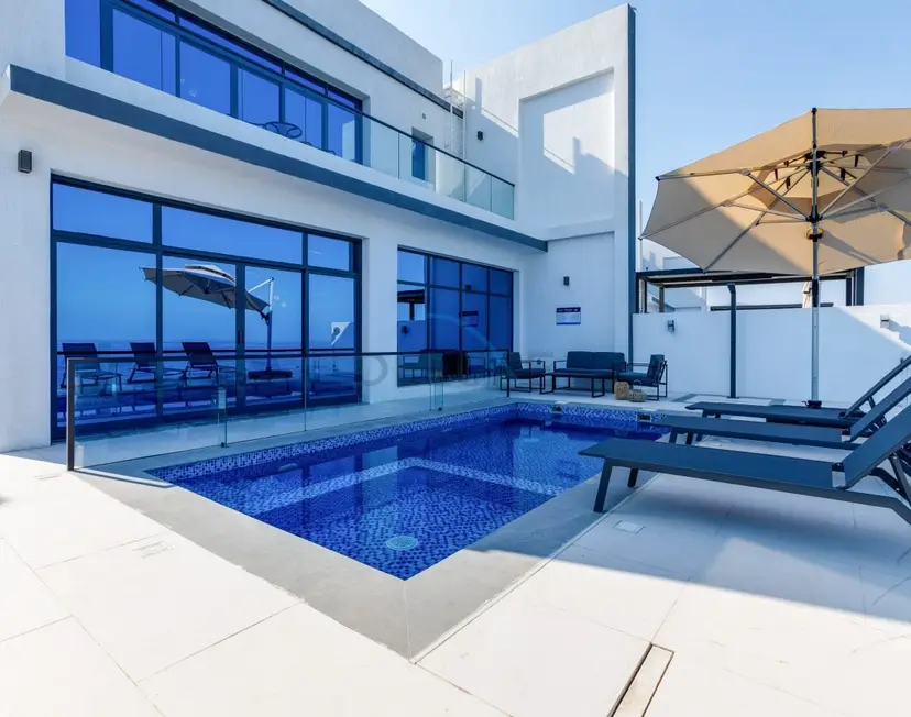 Villa mit 6 Schlafzimmern, Blick auf Pool, Berge und den Arabischen Golf — Al Dana Island — photo 19