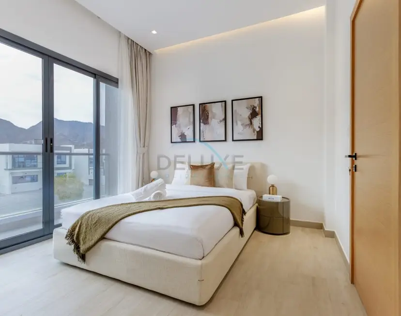 4-Schlafzimmer-Villa mit Assistentenzimmer, eigenem Pool sowie Pool- und Meerblick — Al Dana Island — photo 25