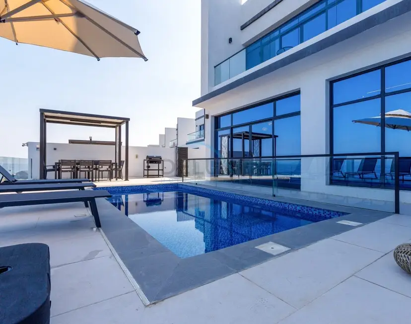 Villa mit 6 Schlafzimmern, Blick auf Pool, Berge und den Arabischen Golf — Al Dana Island — photo 21