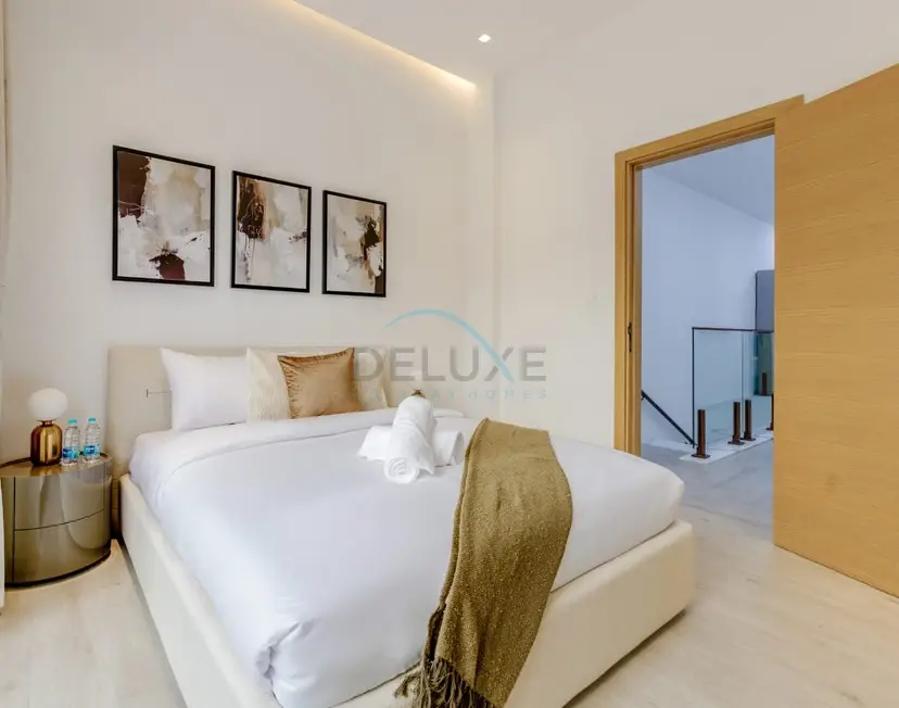 4-Schlafzimmer-Villa mit Assistentenzimmer, eigenem Pool sowie Pool- und Meerblick — Al Dana Island — photo 27