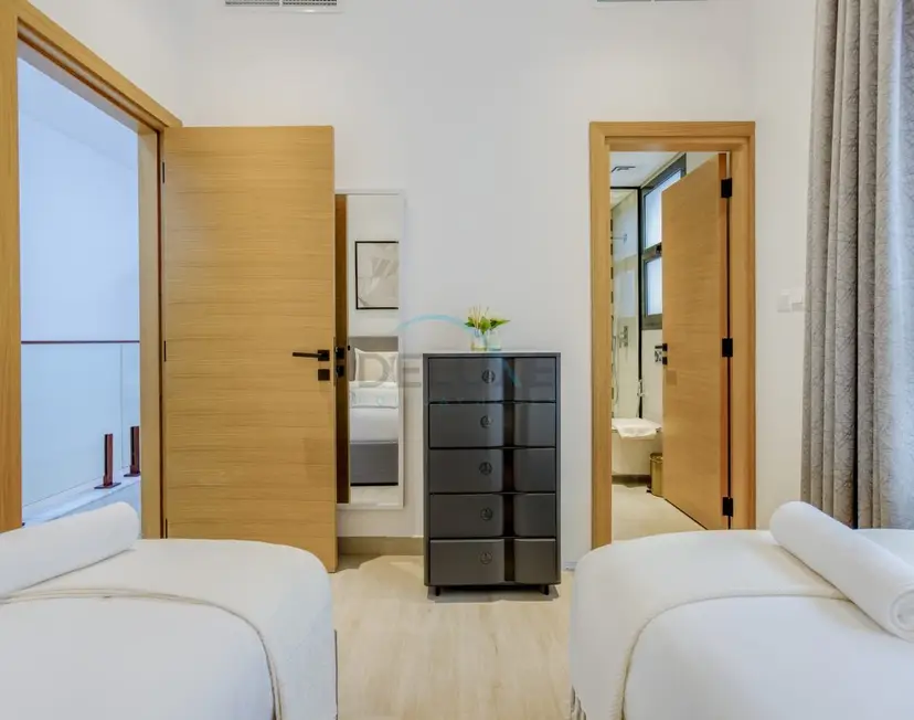 4-Schlafzimmer-Villa mit Assistentenzimmer, eigenem Pool sowie Pool- und Meerblick — Al Dana Island — photo 30