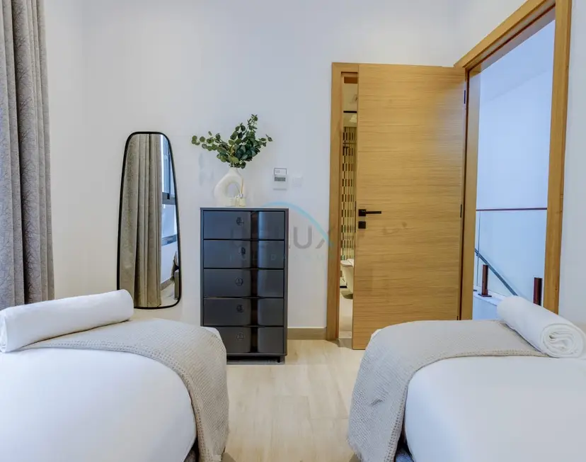 4-Schlafzimmer-Villa mit Assistentenzimmer, eigenem Pool sowie Pool- und Meerblick — Al Dana Island — photo 34