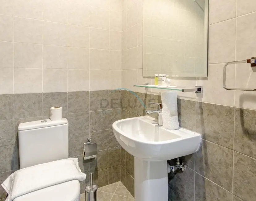 4-Schlafzimmer-Villa mit Assistentenzimmer, eigenem Pool sowie Pool- und Meerblick — Al Dana Island — photo 38