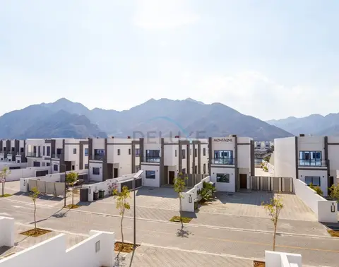 Villa mit 6 Schlafzimmern, Blick auf Pool, Berge und den Arabischen Golf — Al Dana Island — photo 5