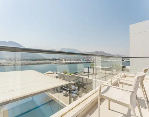 Villa 4 Chambres + Chambre de Service avec Piscine Privée et Vue sur la Mer — Al Dana Island — photo 3