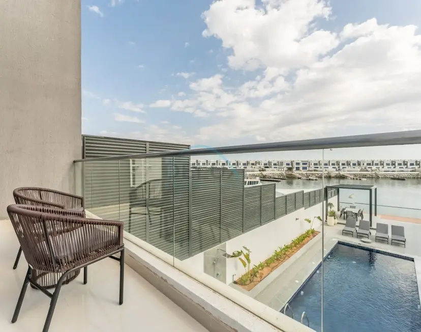 Helle Villa mit atemberaubendem Meerblick und Mitarbeiterzimmer — Al Dana Island — photo 16